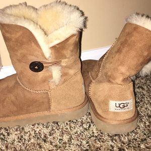Bailey Button Uggs